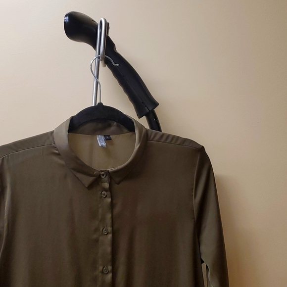 Small Button Up Dress - Picture 1 of 4